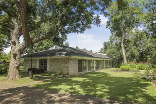 536 Oak Dr, Lake Jackson, TX 77566 - Photo 26
