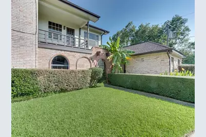 1326 Town Circle Circle #1, Baytown, TX 77520 - Photo 2