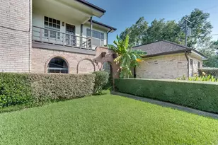 1326 Town Circle Circle, Baytown, TX 77520 - Photo 2