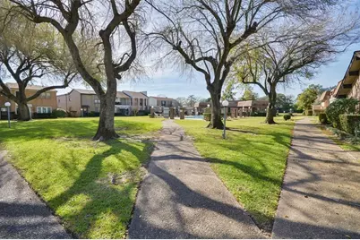 1326 Town Circle Circle #1, Baytown, TX 77520 - Photo 26