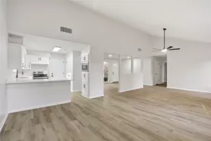 9850 Sageroyal Ln, Houston, TX 77089 - Photo 10