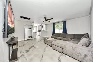 8242 Oak Knoll Ln, Houston, TX 77028 - Photo 8