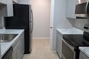 5665 Birchmont Dr, Houston, TX 77091 - Photo 2