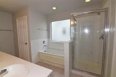 6807 Turtlewood Drive, Houston, TX 77072 - Photo 18