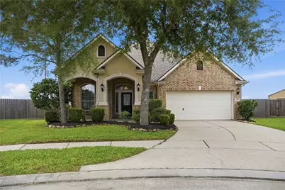 201 Bailey Brook Lane, Dickinson, TX 77539 - Photo 2