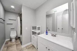 2471 Falls Church Dr, Houston, TX 77067 - Photo 10