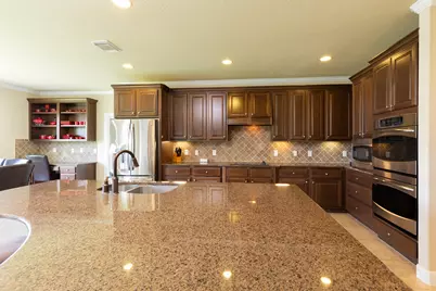 162 W Hullwood Court, Spring, TX 77389 - Photo 16