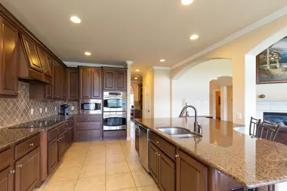 162 W Hullwood Court, Spring, TX 77389 - Photo 14