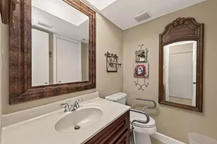 11711 Memorial Dr, Houston, TX 77024 - Photo 18