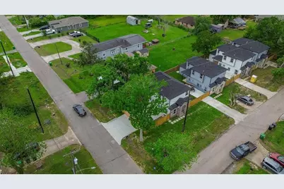9005 Hilda Street, Houston, TX 77033 - Photo 22