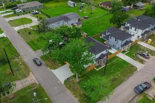 9005 Hilda St, Houston, TX 77033 - Photo 22