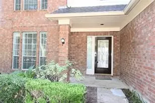 15603 Claremont Ct, Sugar Land, TX 77498 - Photo 2