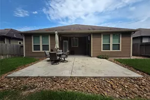 2103 Lost Timbers Dr, Conroe, TX 77304 - Photo 18