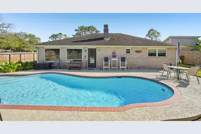 5202 Appleblossom Lane, Friendswood, TX 77546 - Photo 2