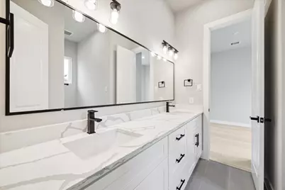 5811 Mansfield Heights Ln, Houston, TX 77091 - Photo 10