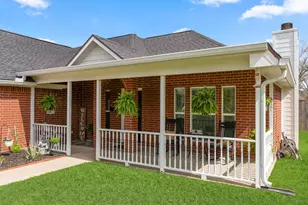606 Walnut St, Sweeny, TX 77480 - Photo 2
