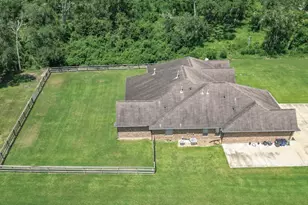 32226 Bayou Bnd, Richwood, TX 77515 - Photo 40