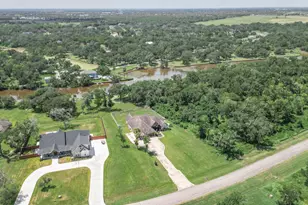 32226 Bayou Bnd, Richwood, TX 77515 - Photo 46