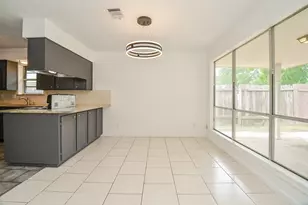 12266 Huntington Venture Dr, Houston, TX 77099 - Photo 16