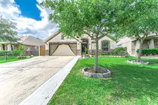 3050 Coreopsis Ct, Dickinson, TX 77539 - Photo 2