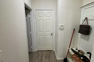 10412 Marston Vineyard Dr, Houston, TX 77025 - Photo 6