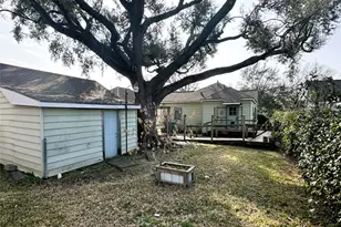934 Dorothy St, Houston, TX 77008 - Photo 14