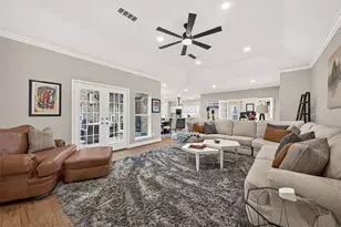 1122 Daria Dr, Houston, TX 77079 - Photo 8