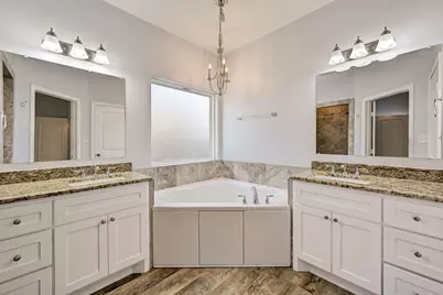 12738 Lake Conroe Hills Drive, Willis, TX 77318 - Photo 18