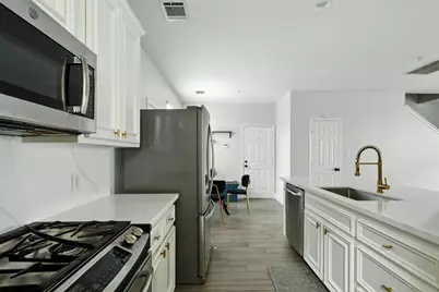 2020 Bailey Street, Houston, TX 77006 - Photo 10