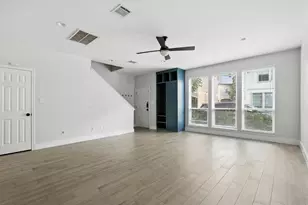 2020 Bailey St, Houston, TX 77006 - Photo 2