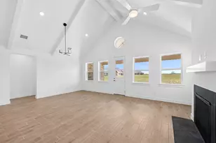 305 Boulden Ct, Sealy, TX 77474 - Photo 8