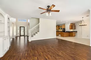 19907 Stone Lake Cir, Tomball, TX 77377 - Photo 6
