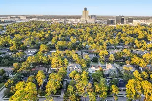 12326 Old Oaks Dr, Houston, TX 77024 - Photo 26