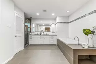 12326 Old Oaks Dr, Houston, TX 77024 - Photo 12