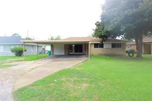 402 Chandler Dr, Baytown, TX 77521 - Photo 2