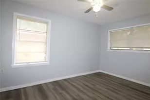 402 Chandler Dr, Baytown, TX 77521 - Photo 8