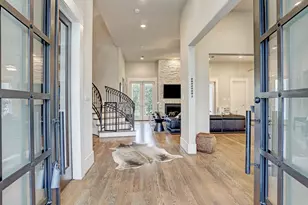5655 Locke Ln, Houston, TX 77056 - Photo 4