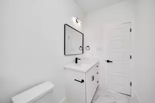 8106 Locksley St, Houston, TX 77078 - Photo 34