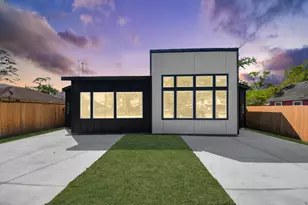 8106 Locksley St, Houston, TX 77078 - Photo 2