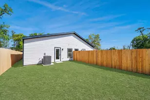 8106 Locksley St, Houston, TX 77078 - Photo 38