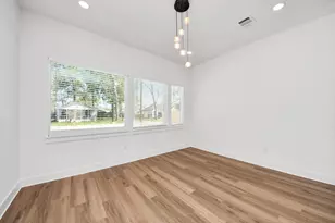 8106 Locksley St, Houston, TX 77078 - Photo 14