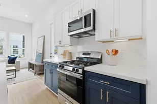 8918 Sunshine Laverne Ln, Houston, TX 77080 - Photo 12