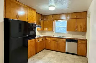 219 Moore St, Navasota, TX 77868 - Photo 2