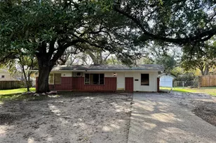 219 Moore St, Navasota, TX 77868 - Photo 1