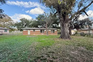 219 Moore St, Navasota, TX 77868 - Photo 14