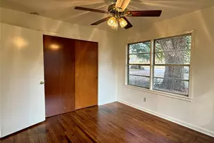 219 Moore St, Navasota, TX 77868 - Photo 8