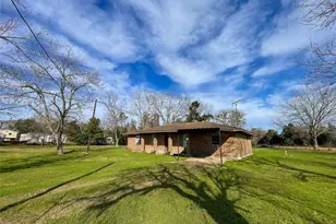 401 Anderson Rd, Cuero, TX 77954 - Photo 4