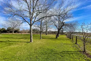 401 Anderson Rd, Cuero, TX 77954 - Photo 6