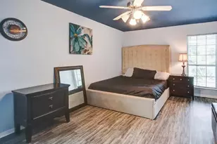 641 4th St, Dickinson, TX 77539 - Photo 16