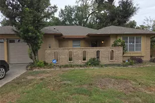 5926 Black Maple Ln, Houston, TX 77088 - Photo 2
